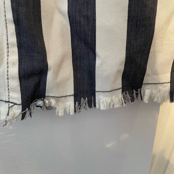 Wisteria Lane Bell Bottom Striped Jeans Size Medium - Picture 10 of 10